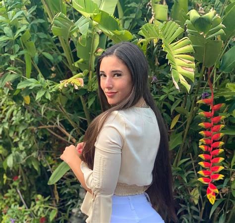 pictures of angie varona|Angeline Varona’s biography: age, height,。